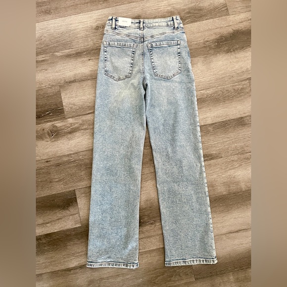 High Rise '90s Jeans **Size 1**NWT - Picture 2 of 4